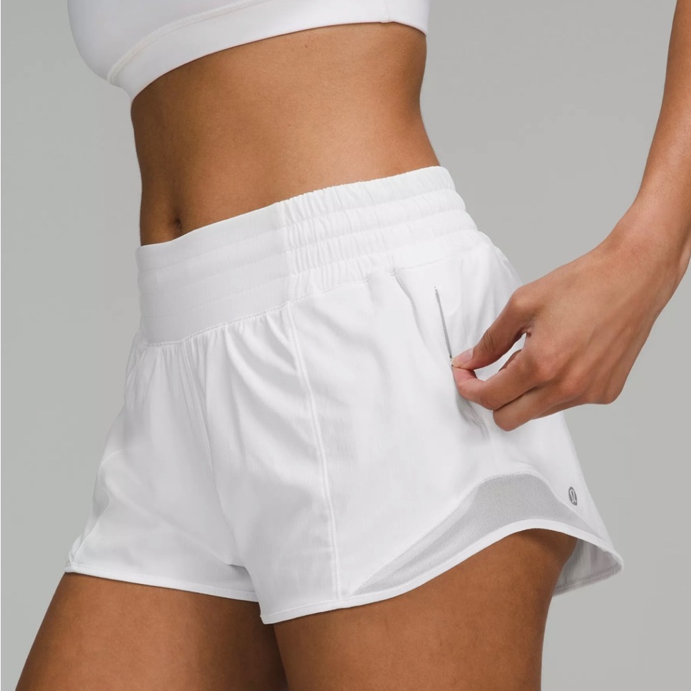 Hotty Hot High-Rise Lined Short 2.5" size 2 Lululemon